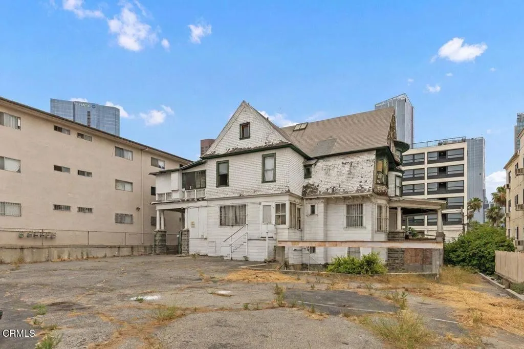 main property photo 38