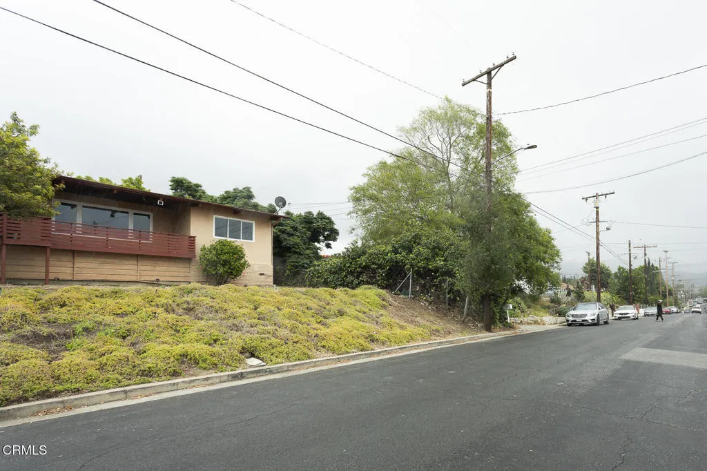 main property photo 35