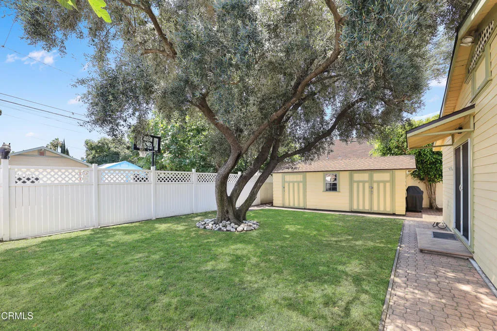 main property photo 28
