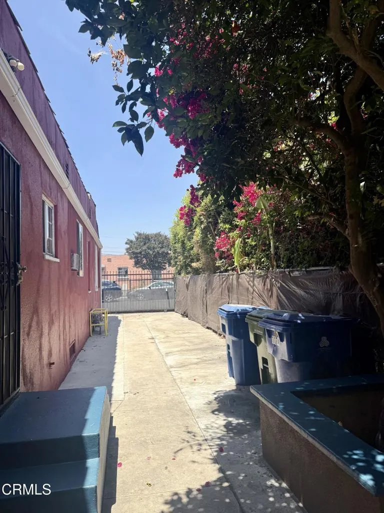 main property photo 11