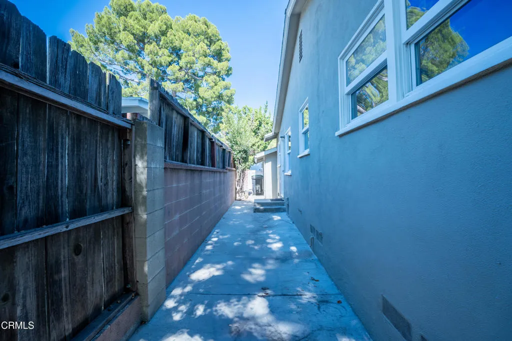 main property photo 28