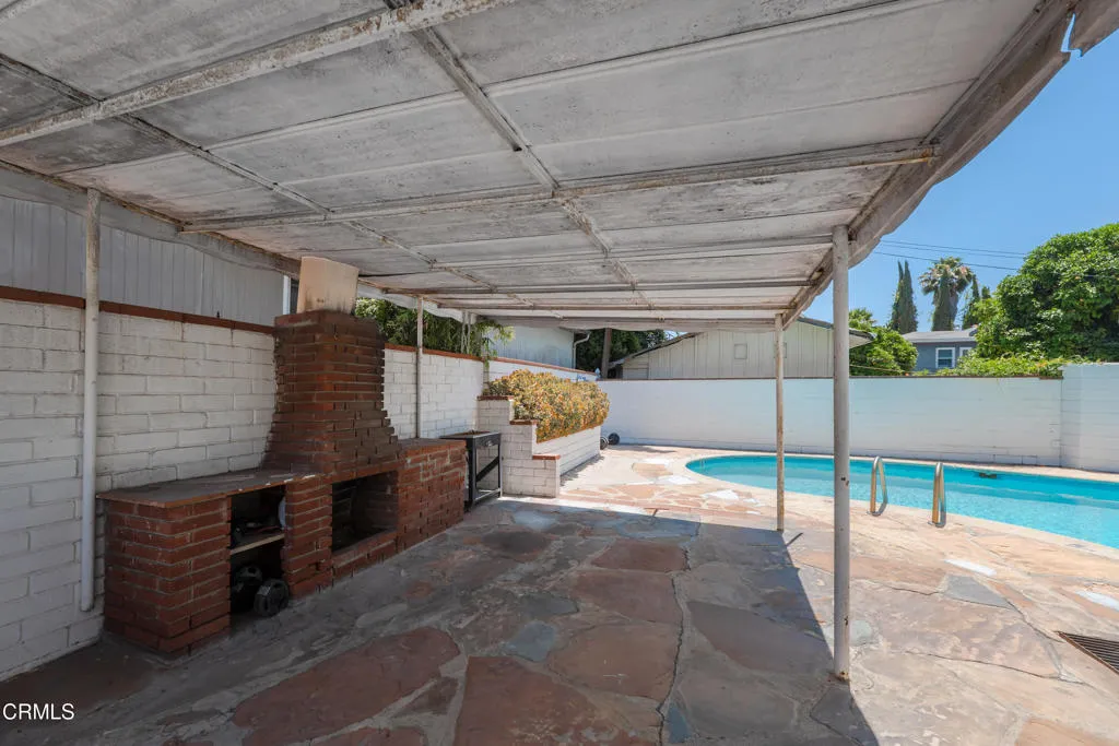 main property photo 17