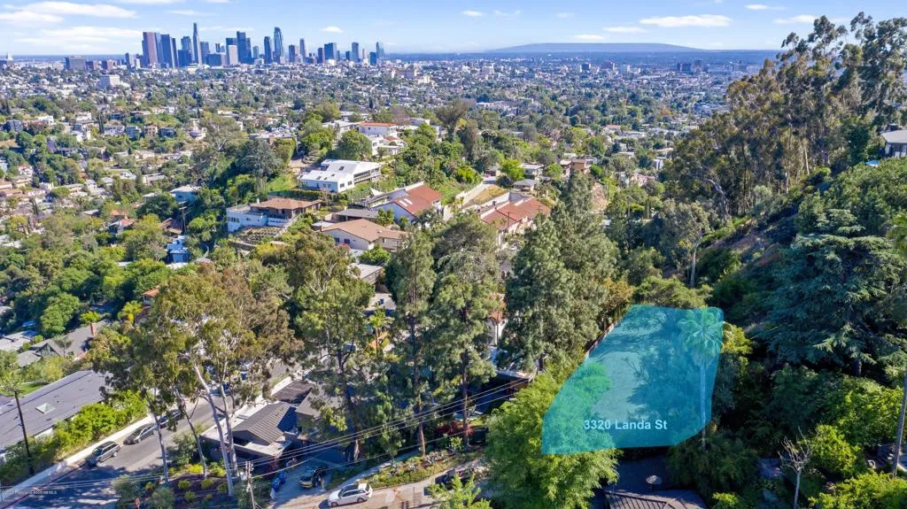 main property photo 13