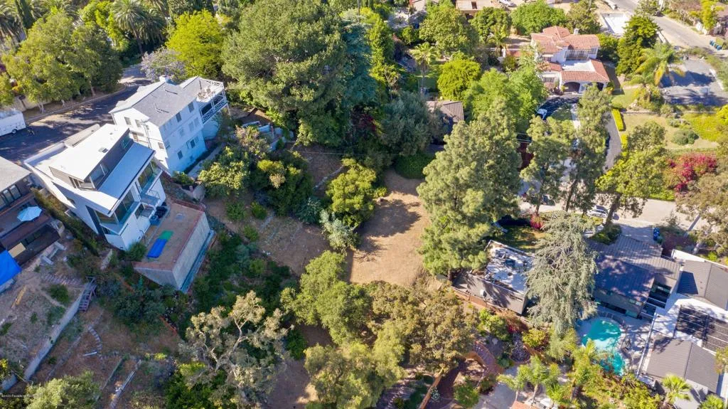 main property photo 8