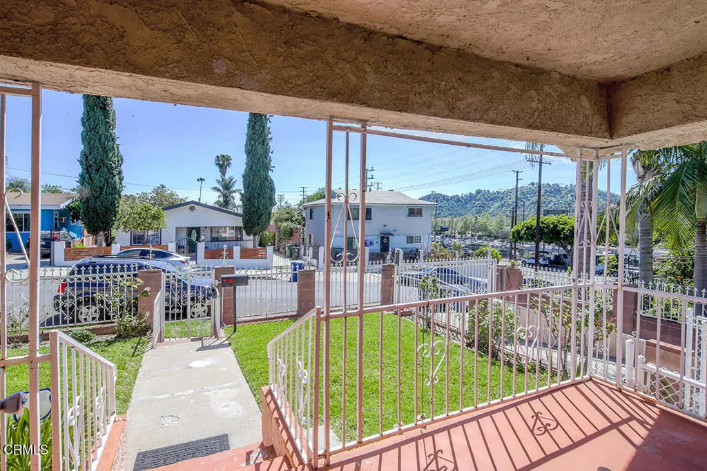 main property photo 17