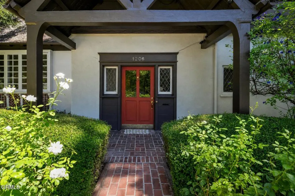 main property photo 2