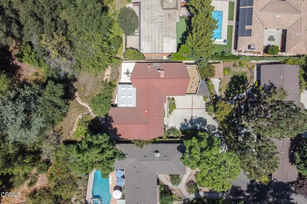main property photo 32