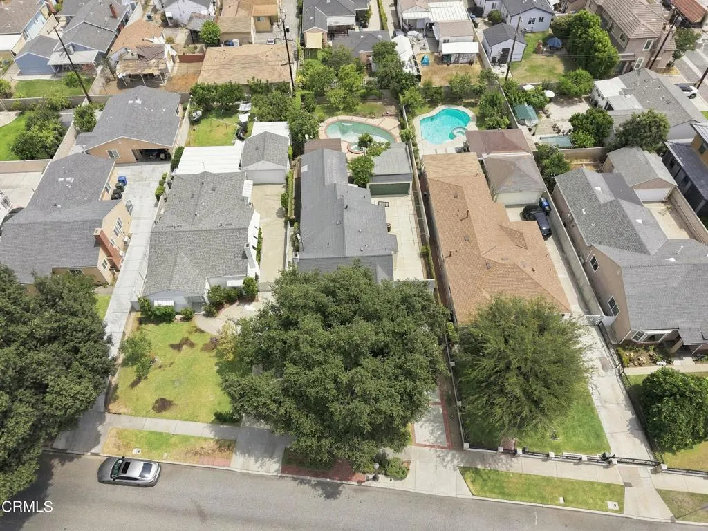 main property photo 32