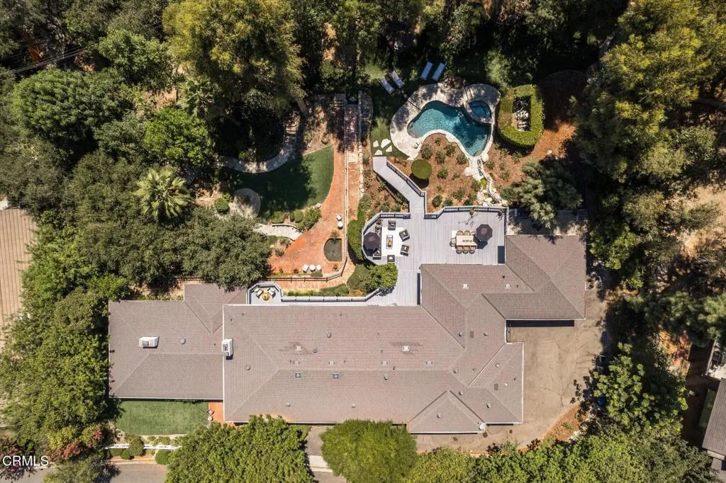 main property photo 50
