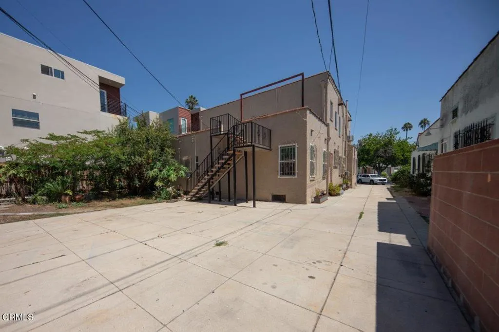 main property photo 19