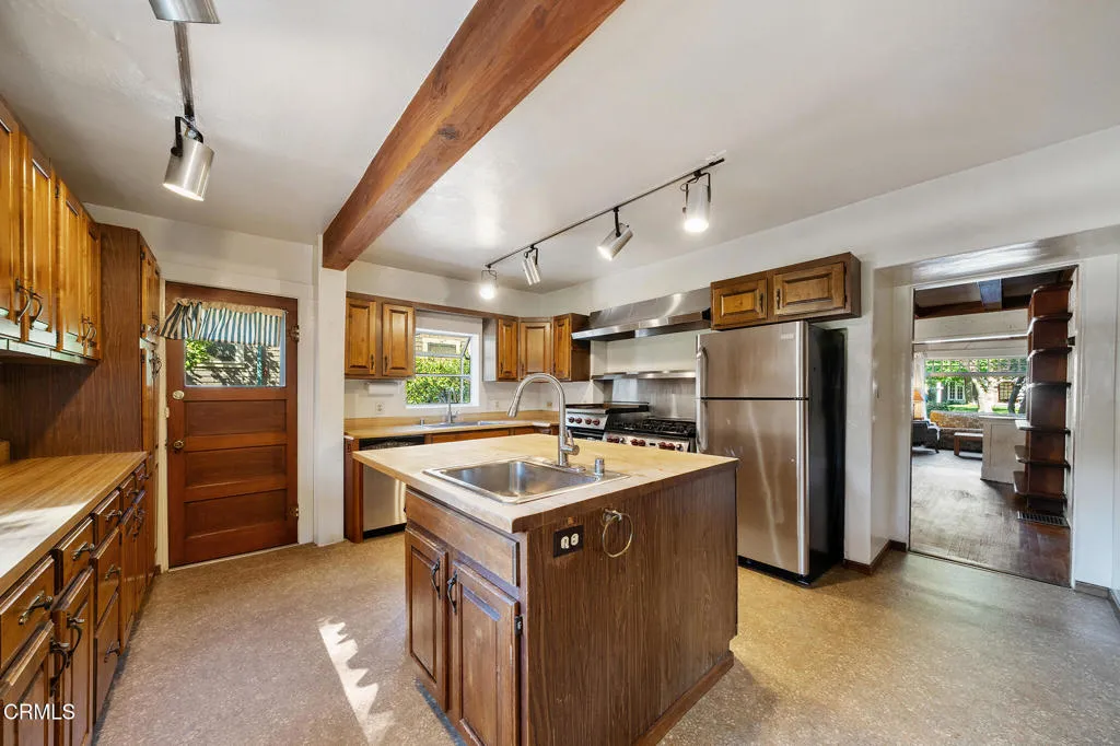 main property photo 15
