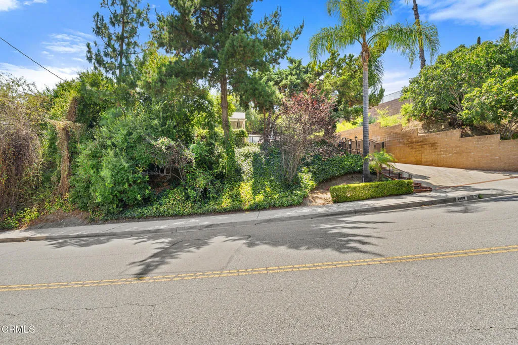 main property photo 37