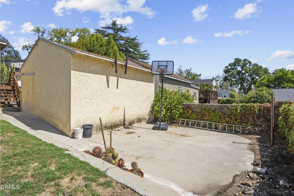 main property photo 23