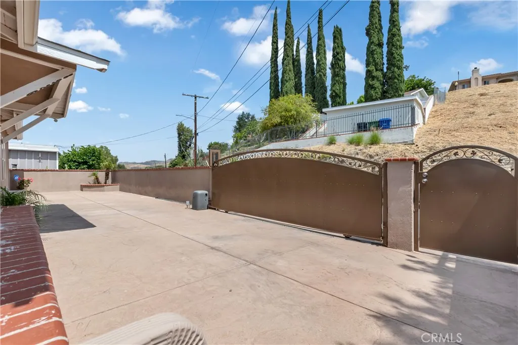 main property photo 41