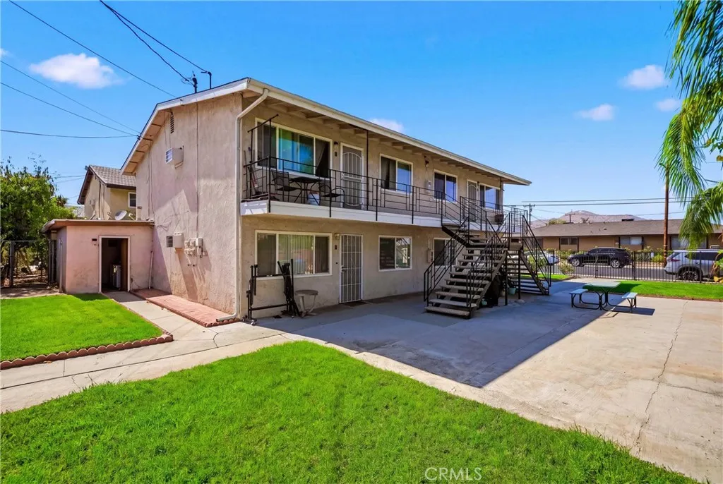 main property photo 6