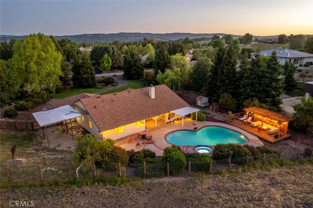 main property photo 15