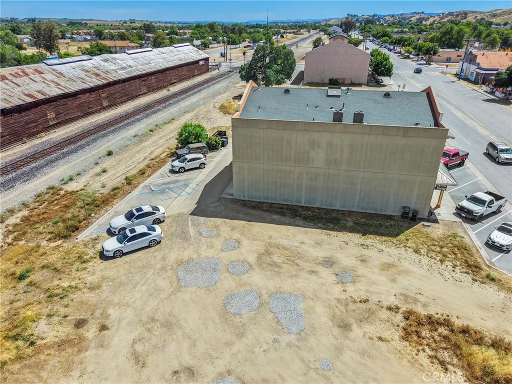main property photo 4
