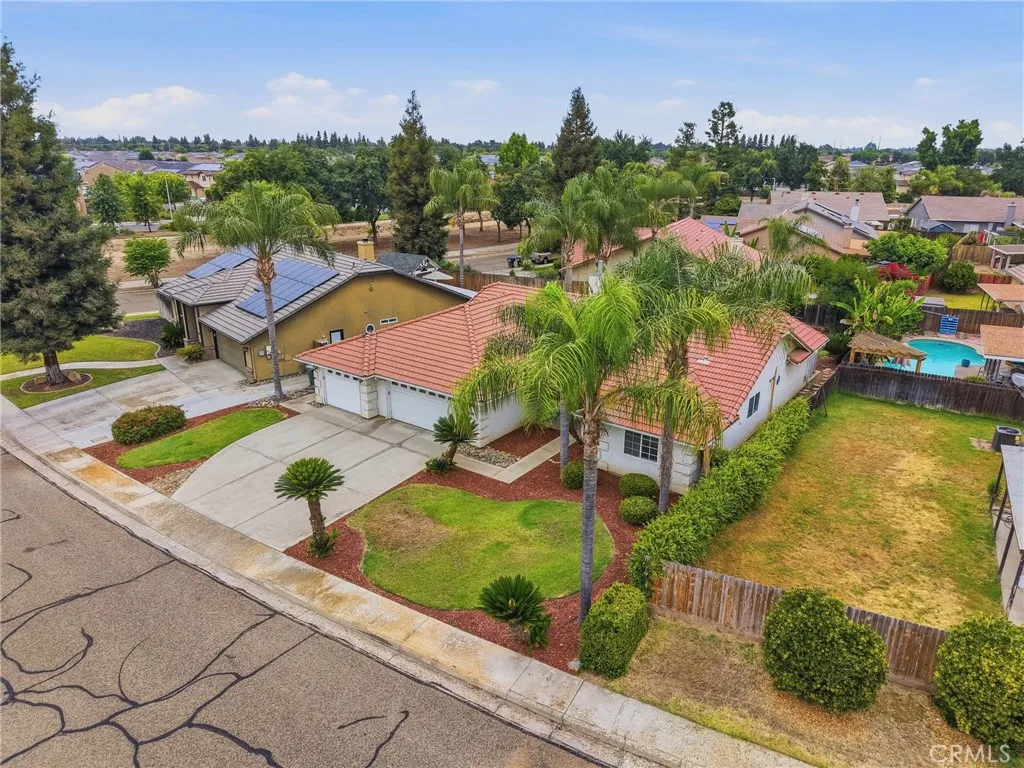main property photo 7