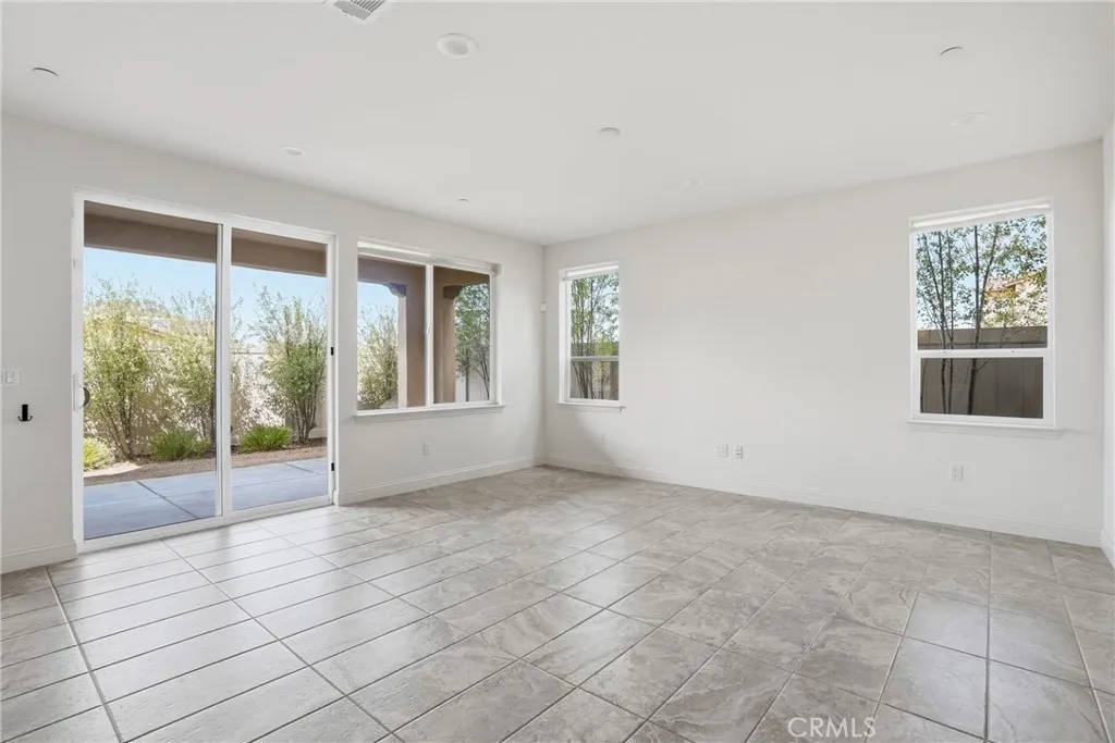property viewer photo 2