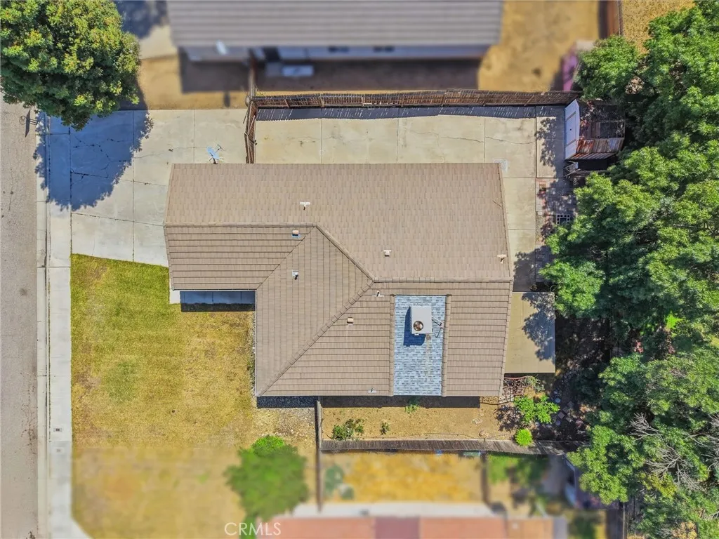 main property photo 50