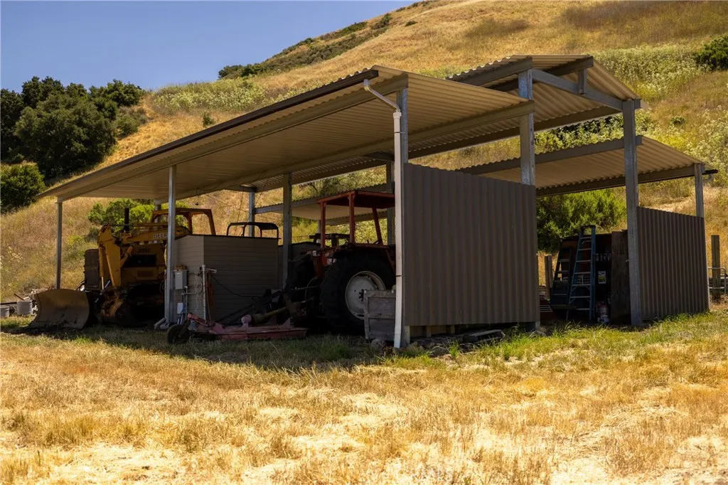 main property photo 23