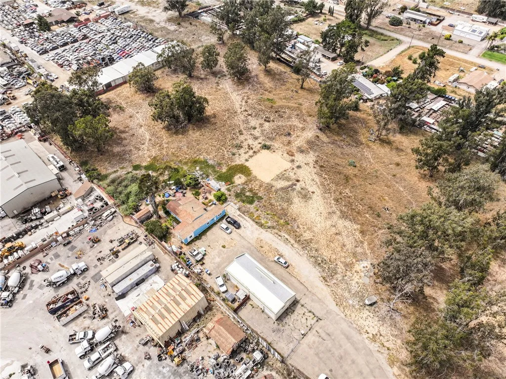 main property photo 10