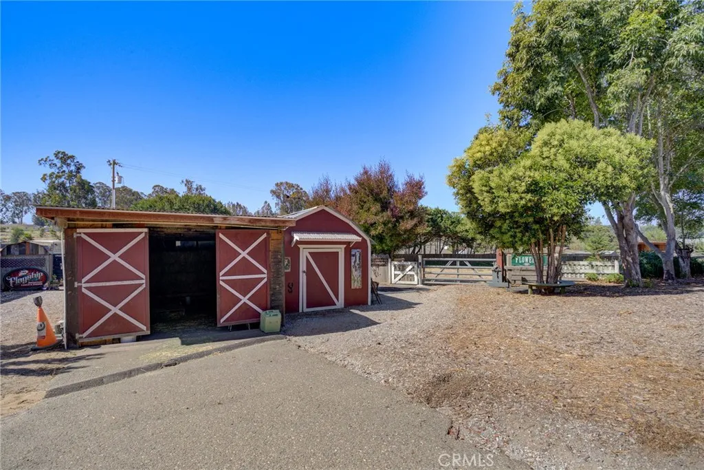 main property photo 35