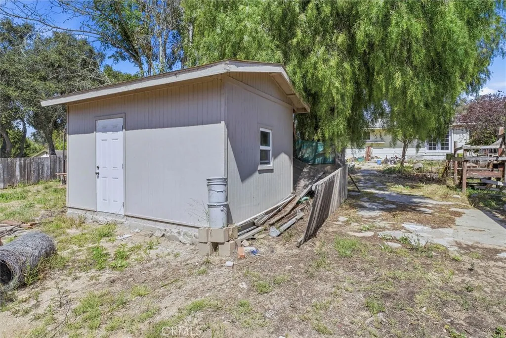 main property photo 28