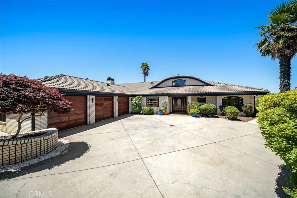 main property photo 45