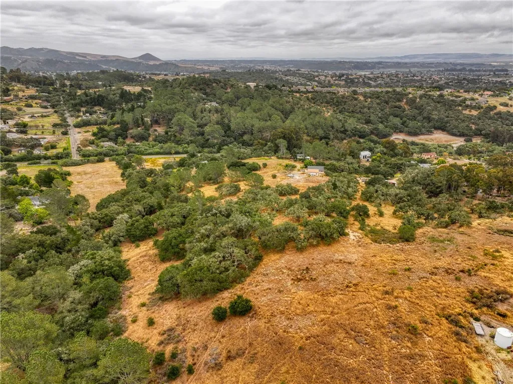 main property photo 11