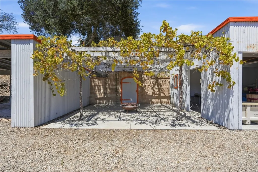 main property photo 50