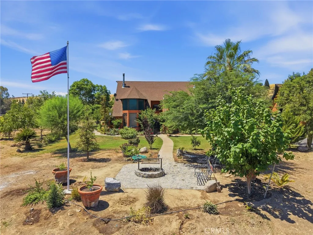 main property photo 4