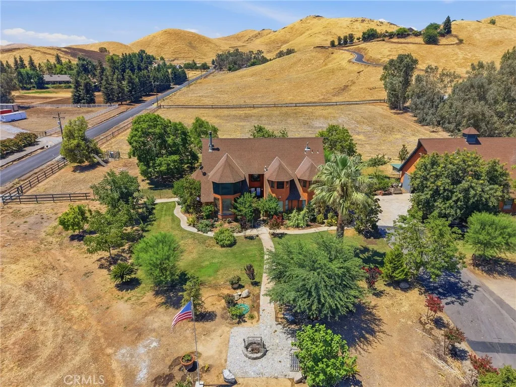 main property photo 6