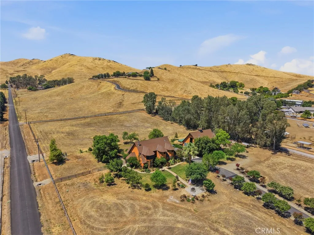 main property photo 8