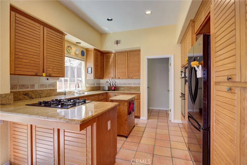 main property photo 17