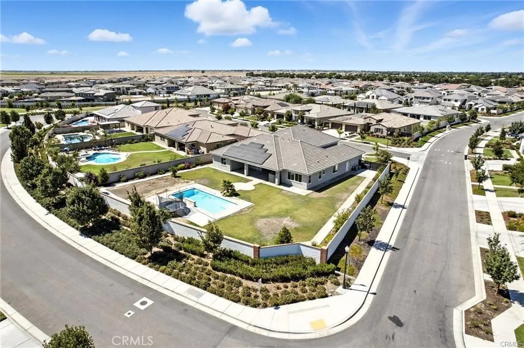 main property photo 45