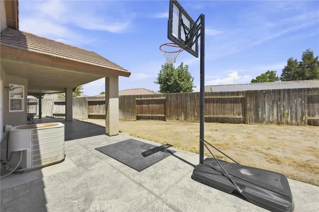 main property photo 30