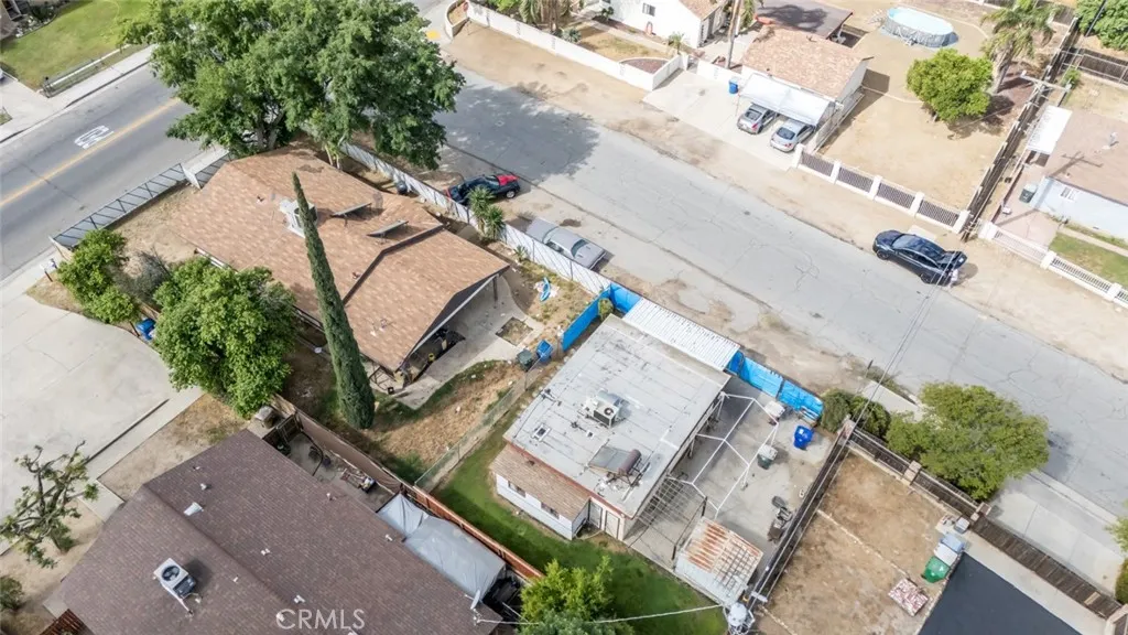 main property photo 30