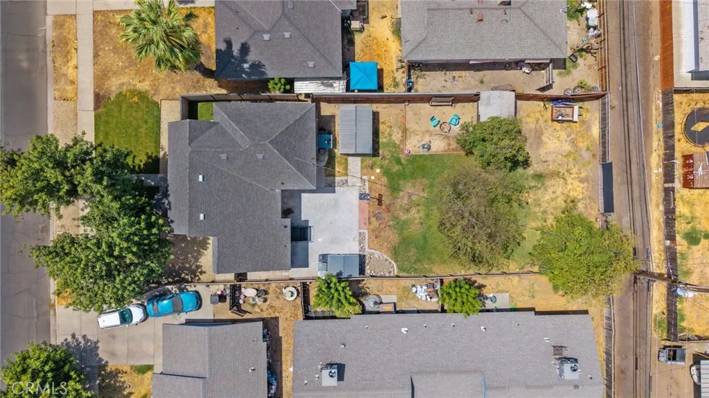 main property photo 34