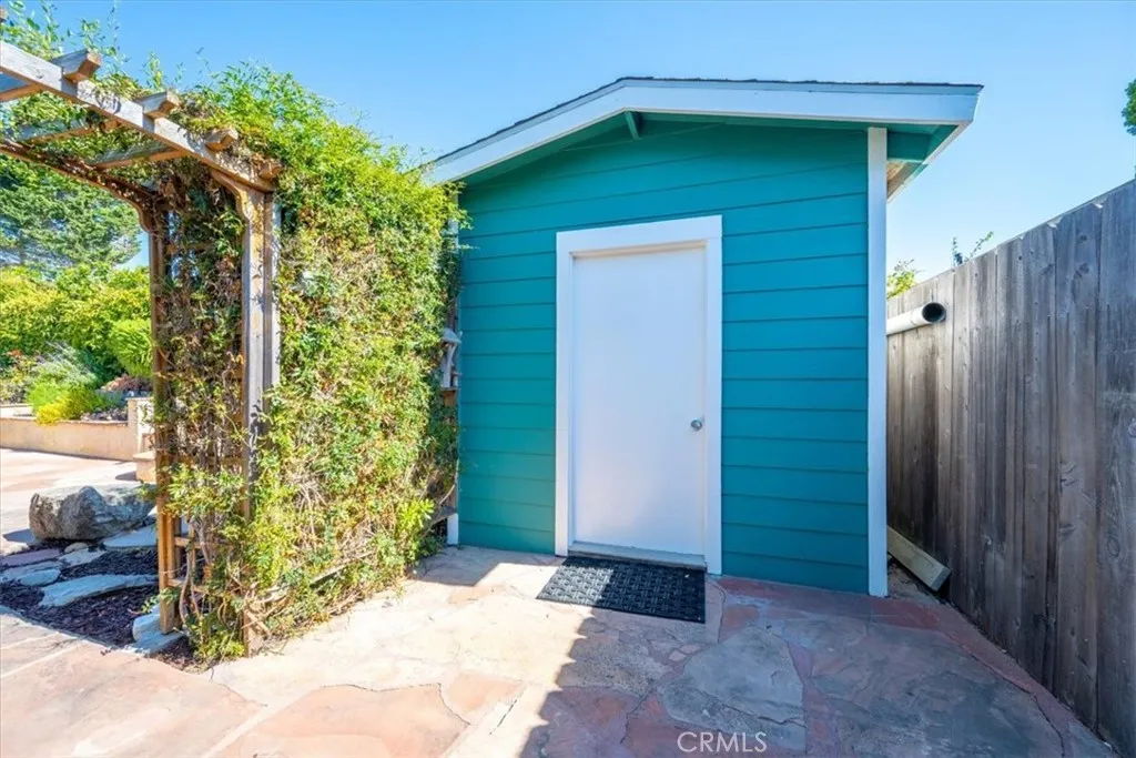 main property photo 32