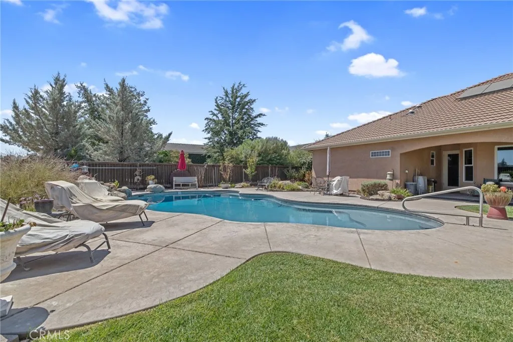 main property photo 59