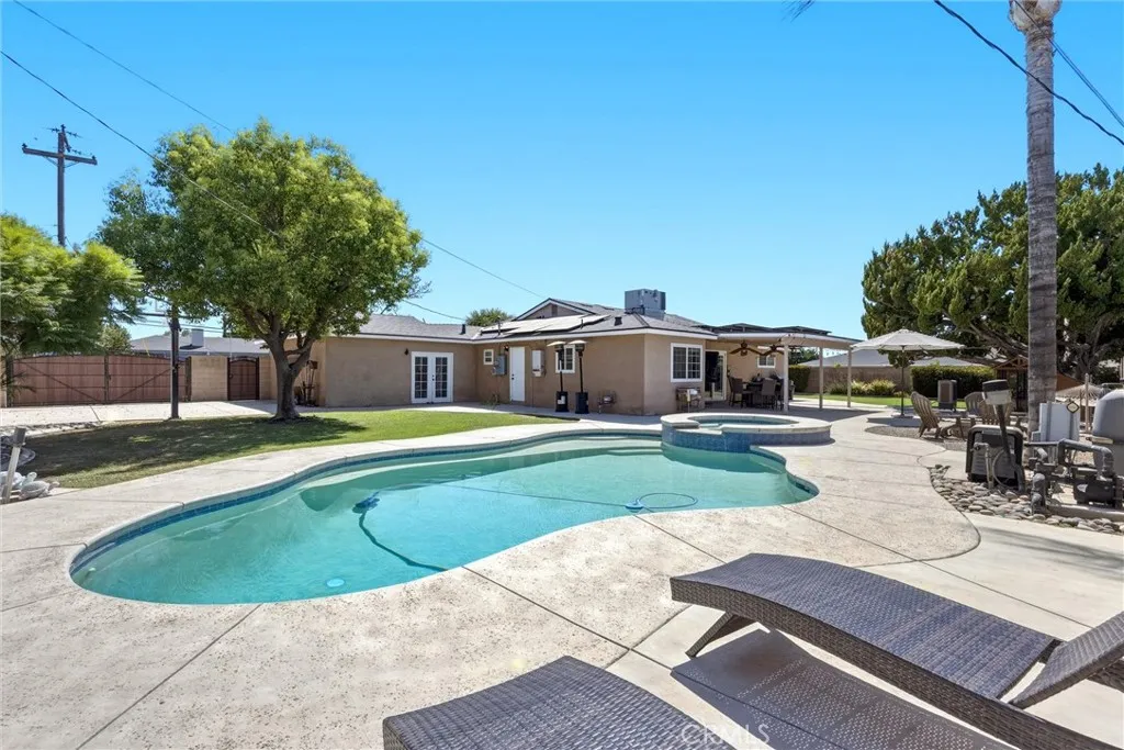 main property photo 37