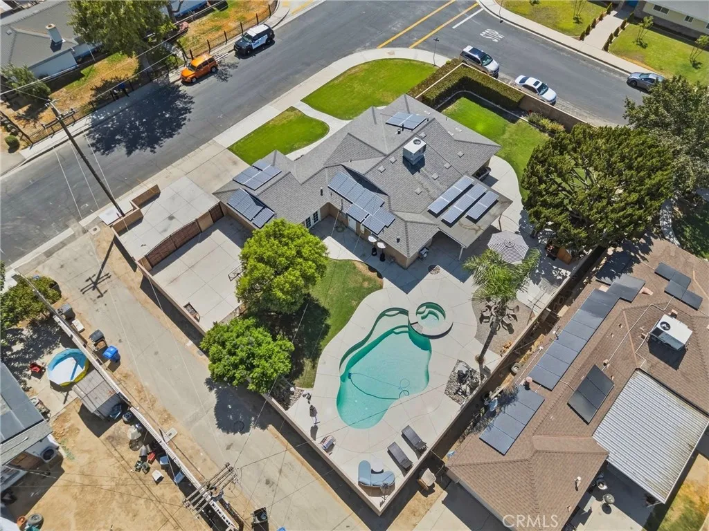 main property photo 45