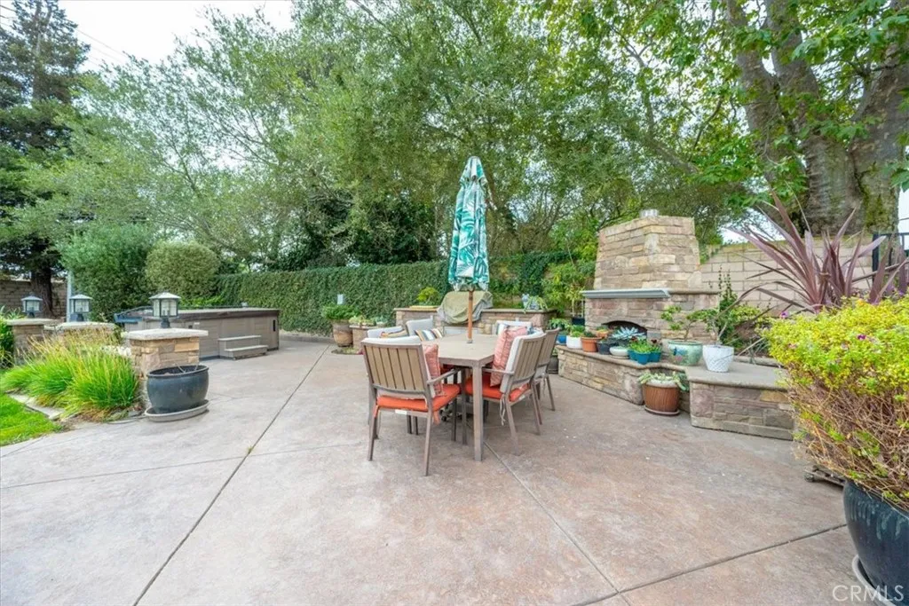 main property photo 45