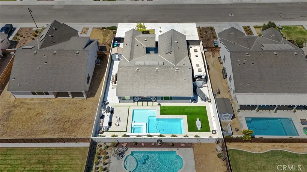 main property photo 45