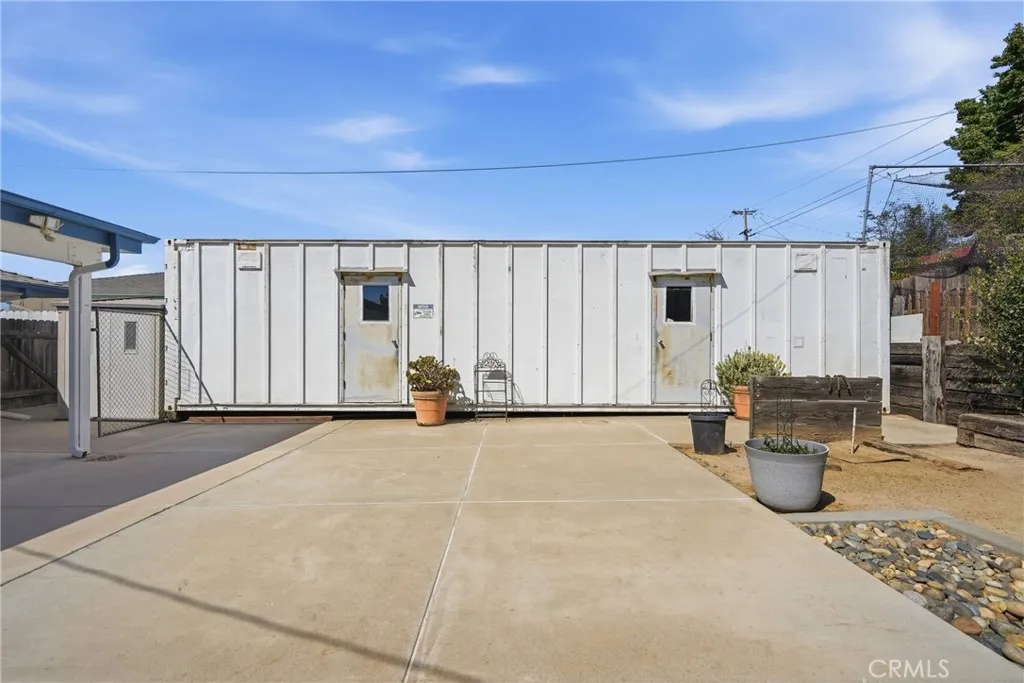 main property photo 34