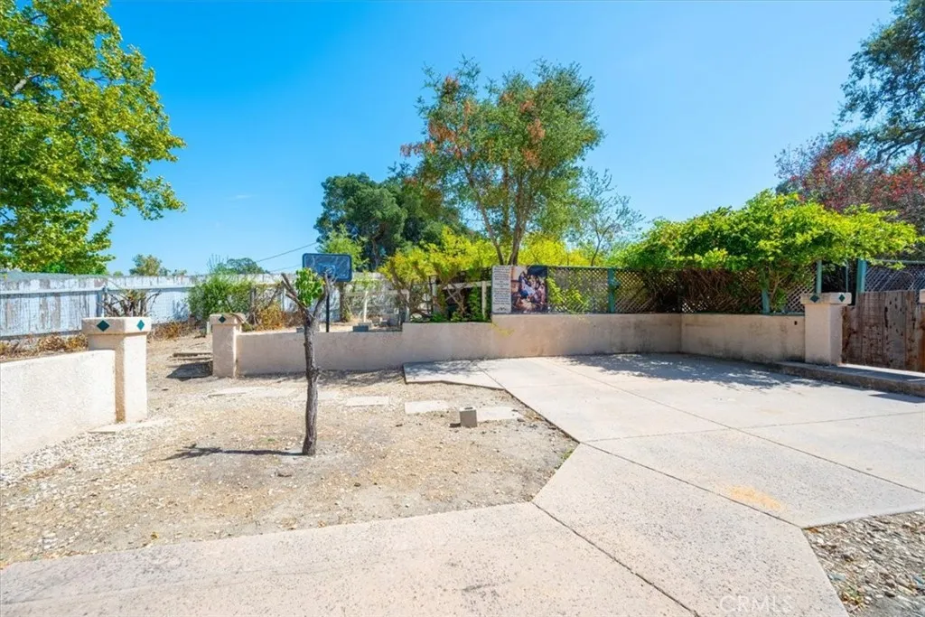 main property photo 8