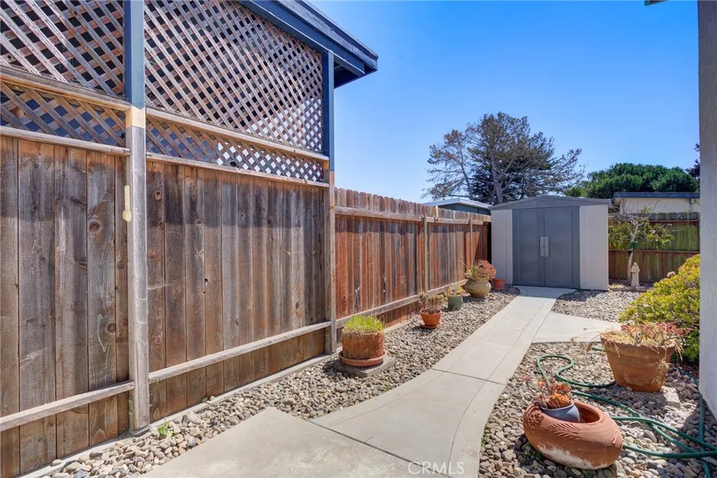 main property photo 28