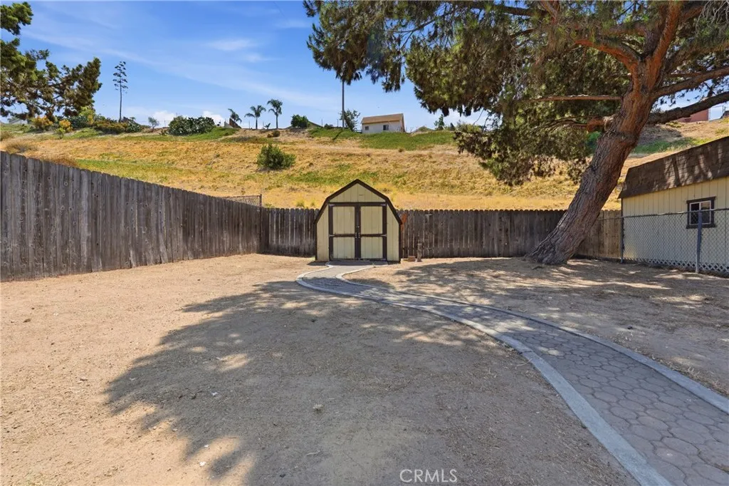main property photo 23