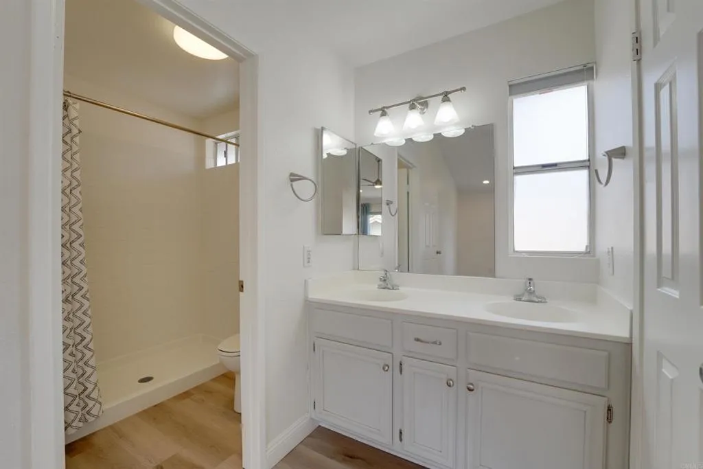 property viewer photo 23